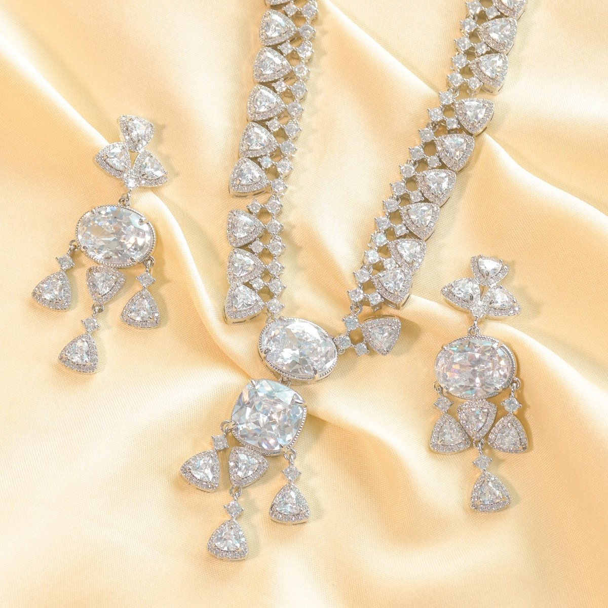 Royal Essence Necklace Set - Upakarnaproduct_type