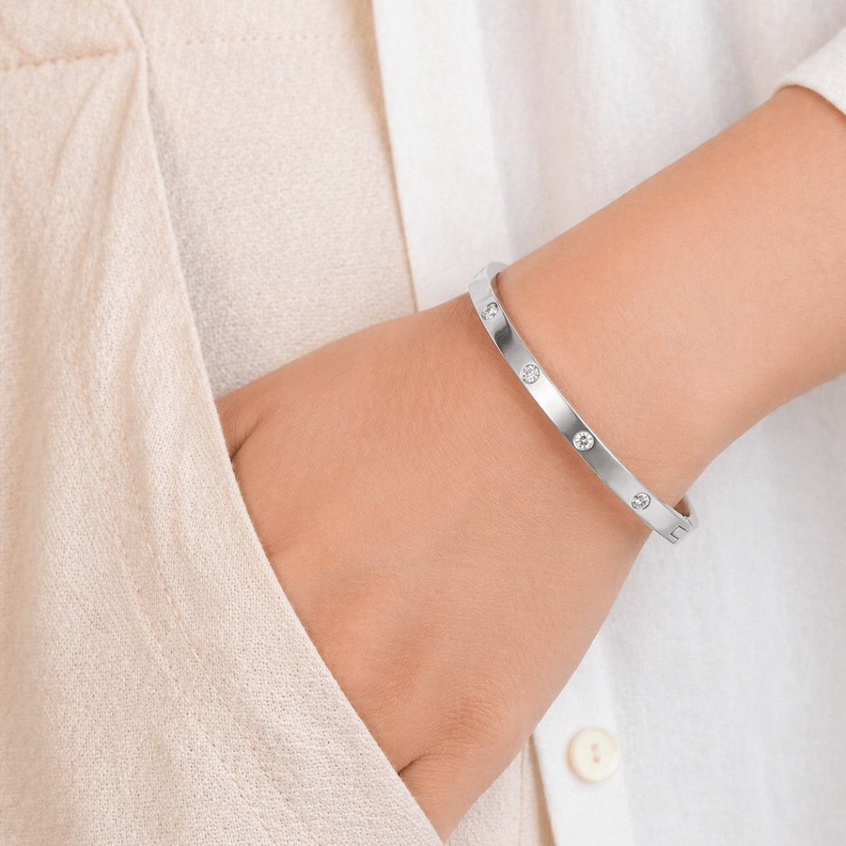 Silver Bowline Bangle Stack - Upakarnaproduct_type