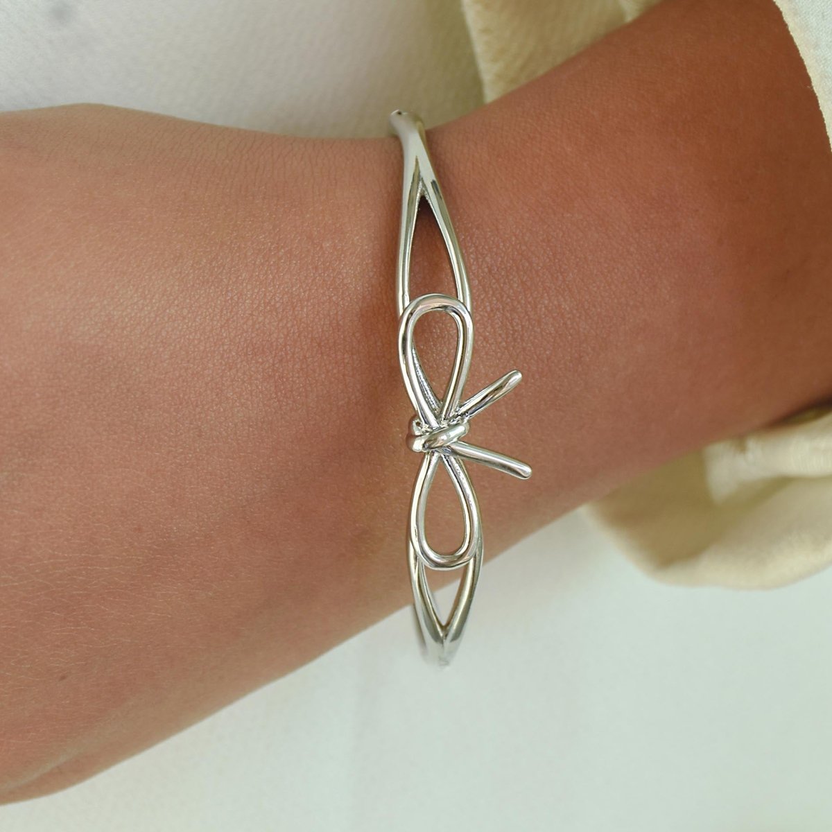 Silver Bowline Bangle Stack - Upakarnaproduct_type