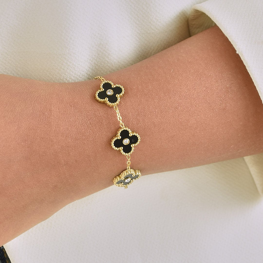 Single Stone Flower Bracelet - Upakarnaproduct_type