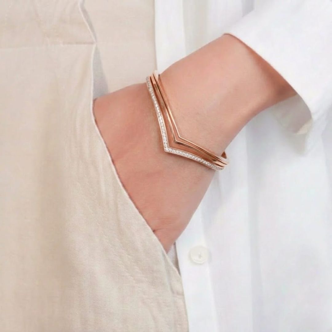 Sleek V Edge Bangle - Upakarnaproduct_type