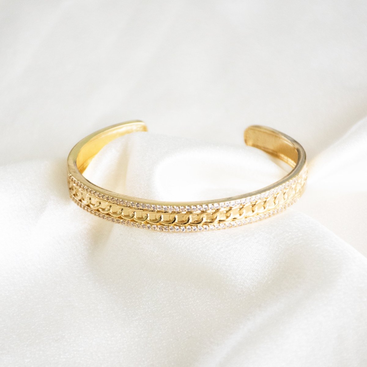 Studded Link Thin Cuff Bangle - Upakarnaproduct_type