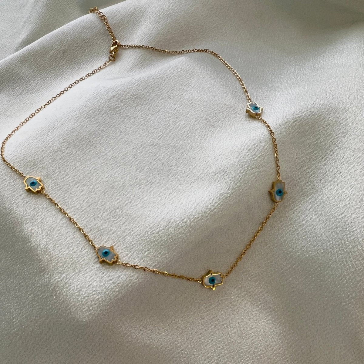 Tiny Evil Eye Hamsa Necklace - Upakarnaproduct_type