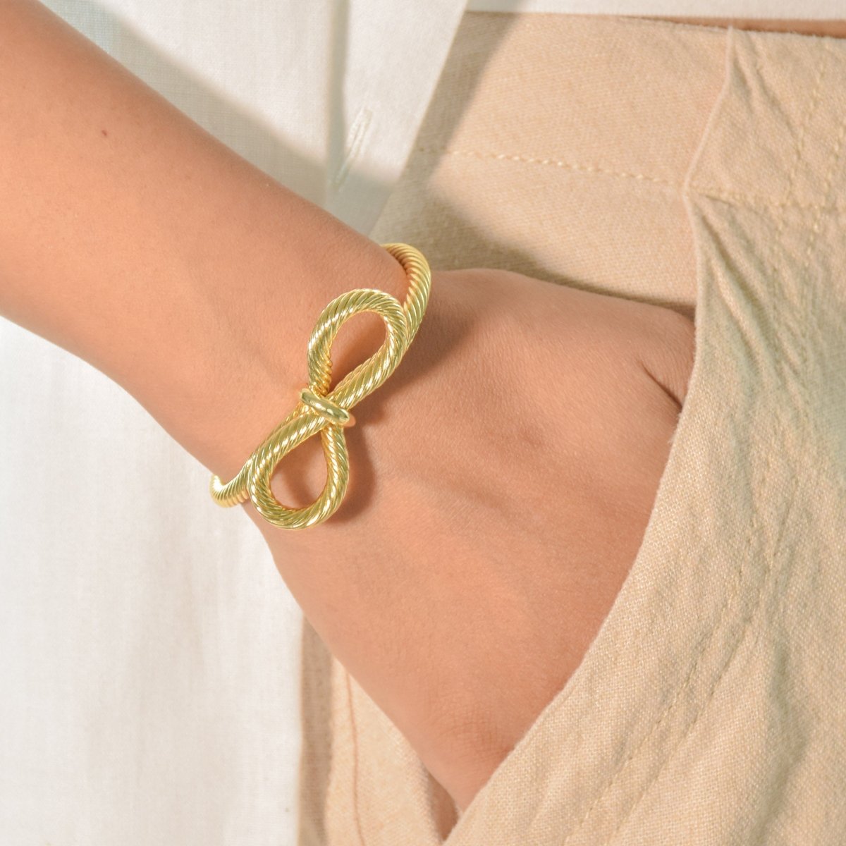 Twisted Infinity Cuff Bangle - Upakarnaproduct_type