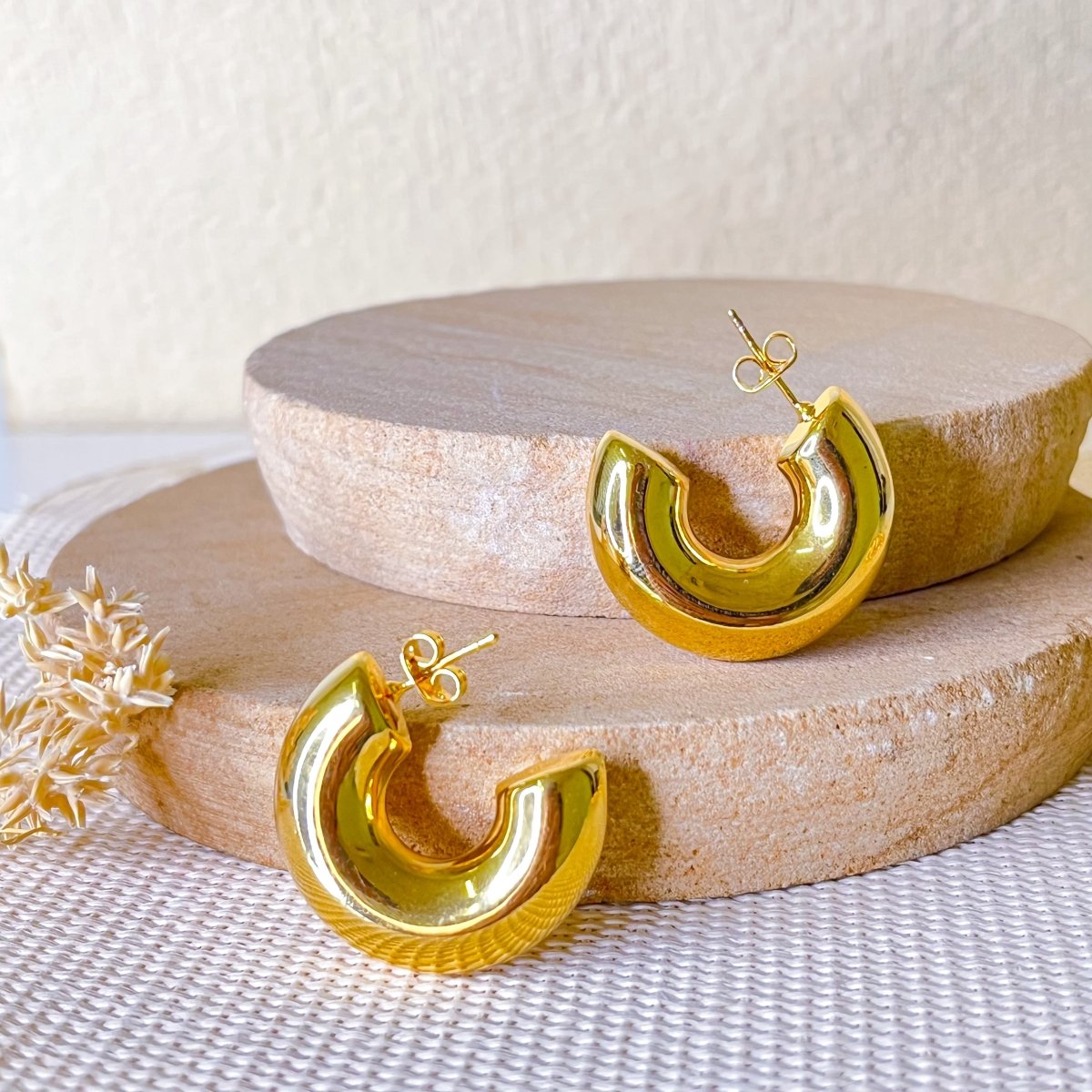 Big Bold Cloud Hoops - Upakarnaproduct_type