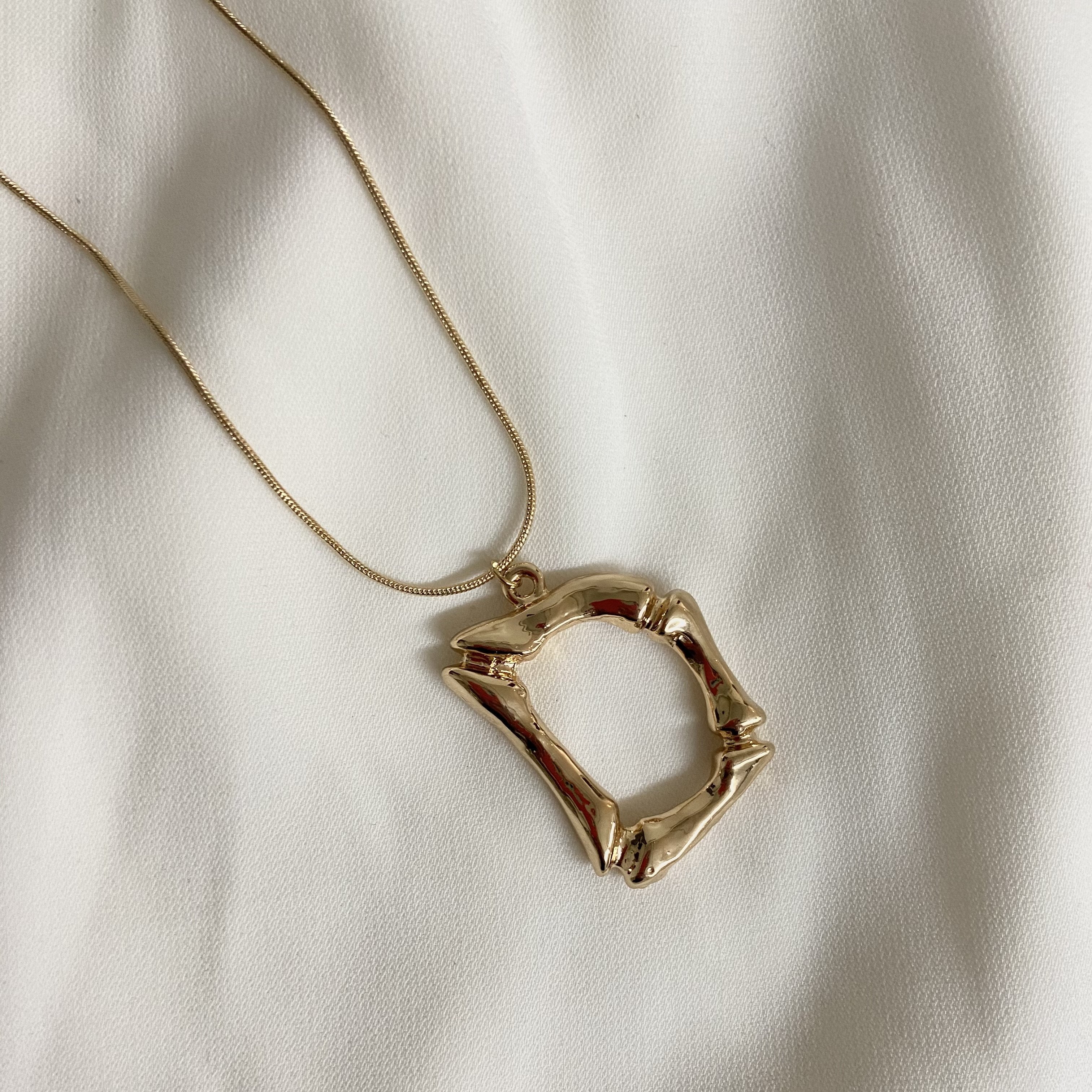 Initial Necklaces - Upakarna Initial Necklaces D A D golden 5