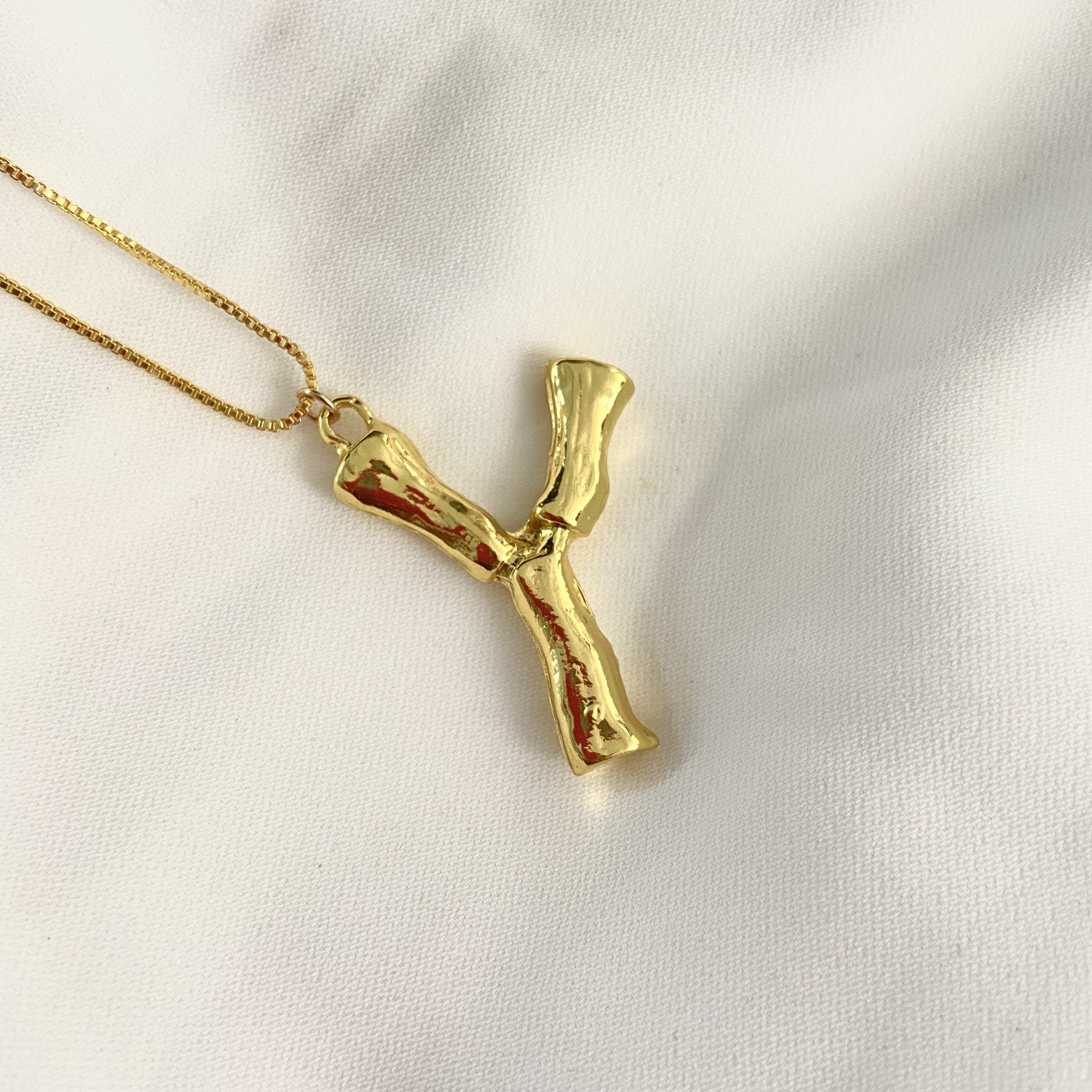 Initial Necklaces - Upakarna Initial Necklaces Y A D golden 18