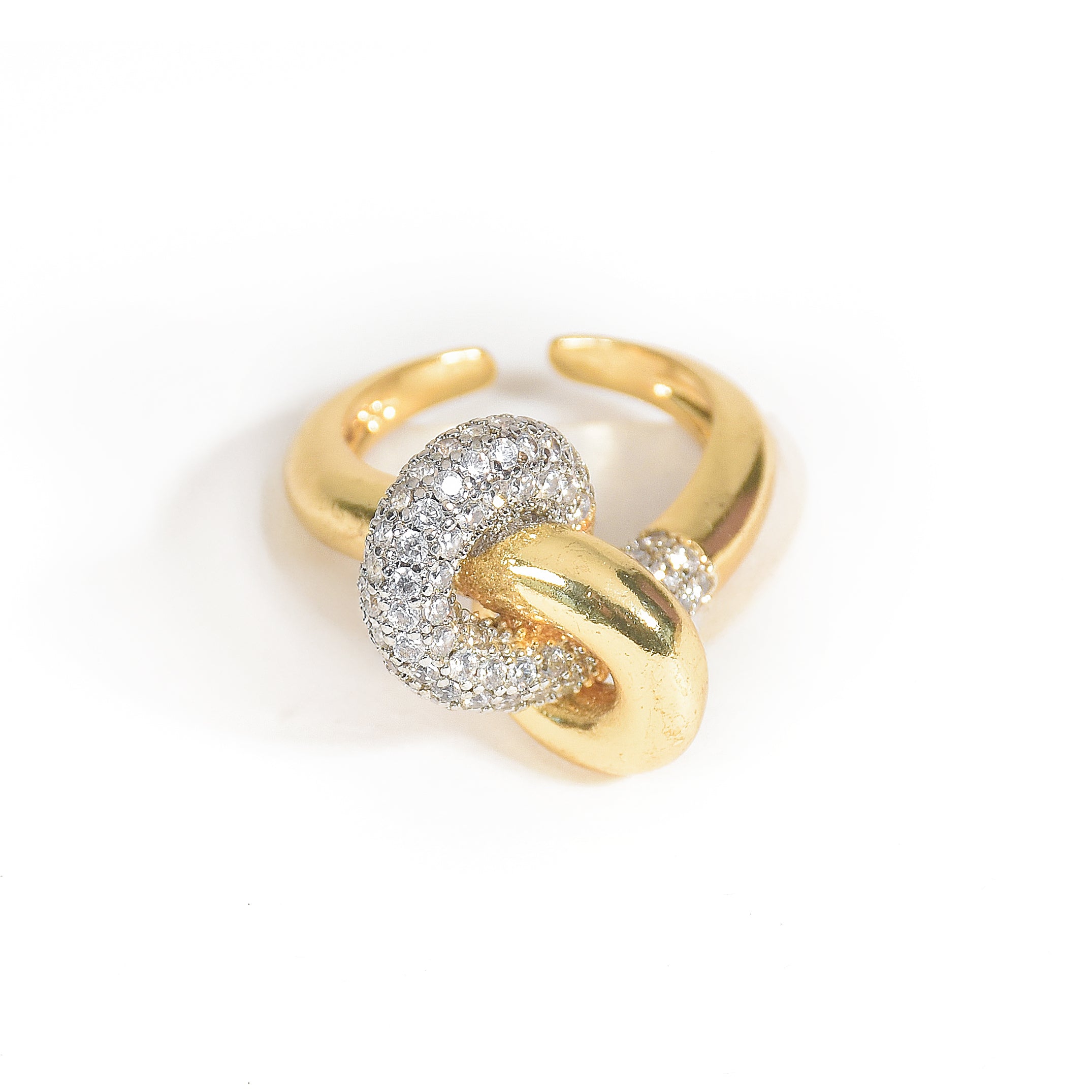 Intertwined Knot Ring