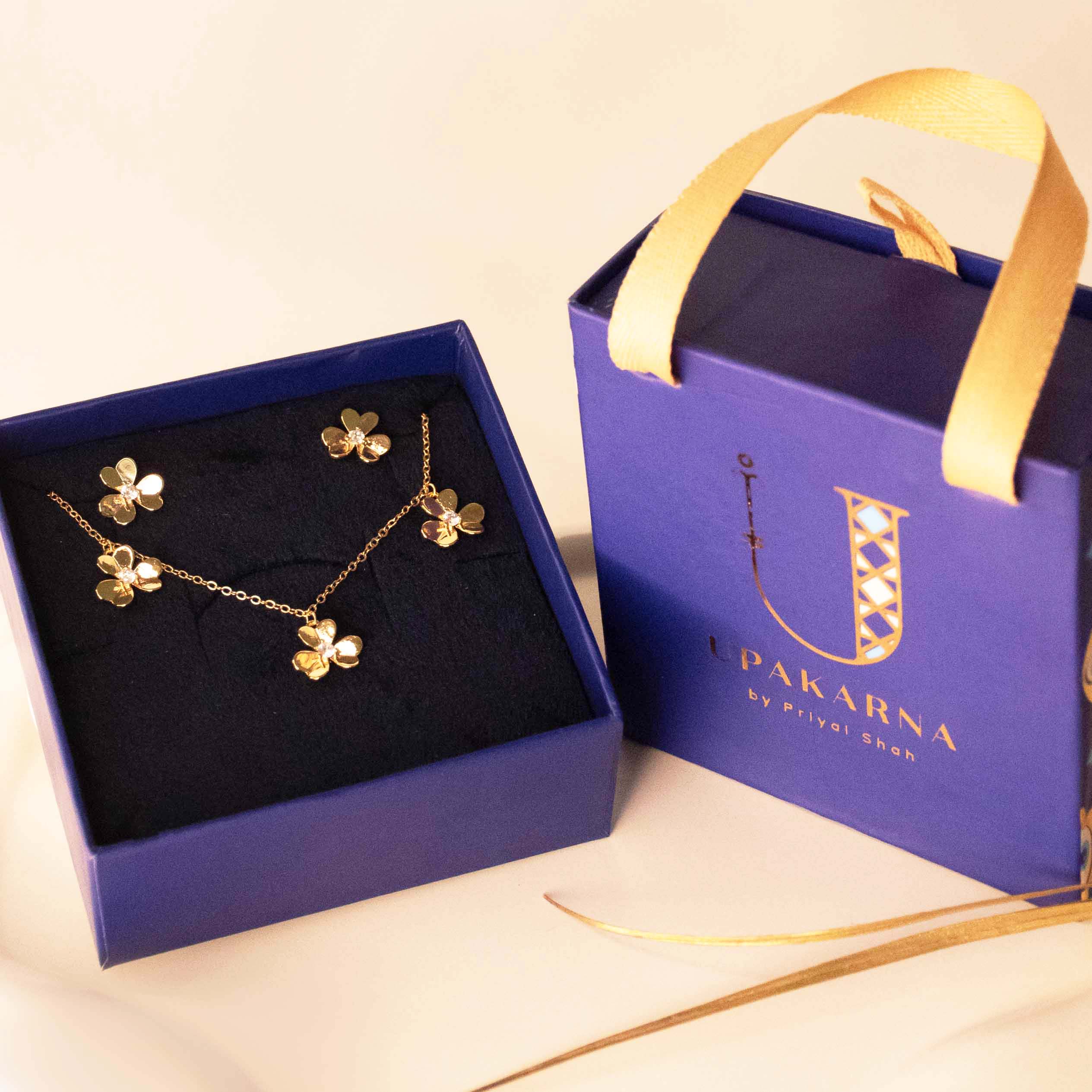 Floral Charm Necklace Gift Set