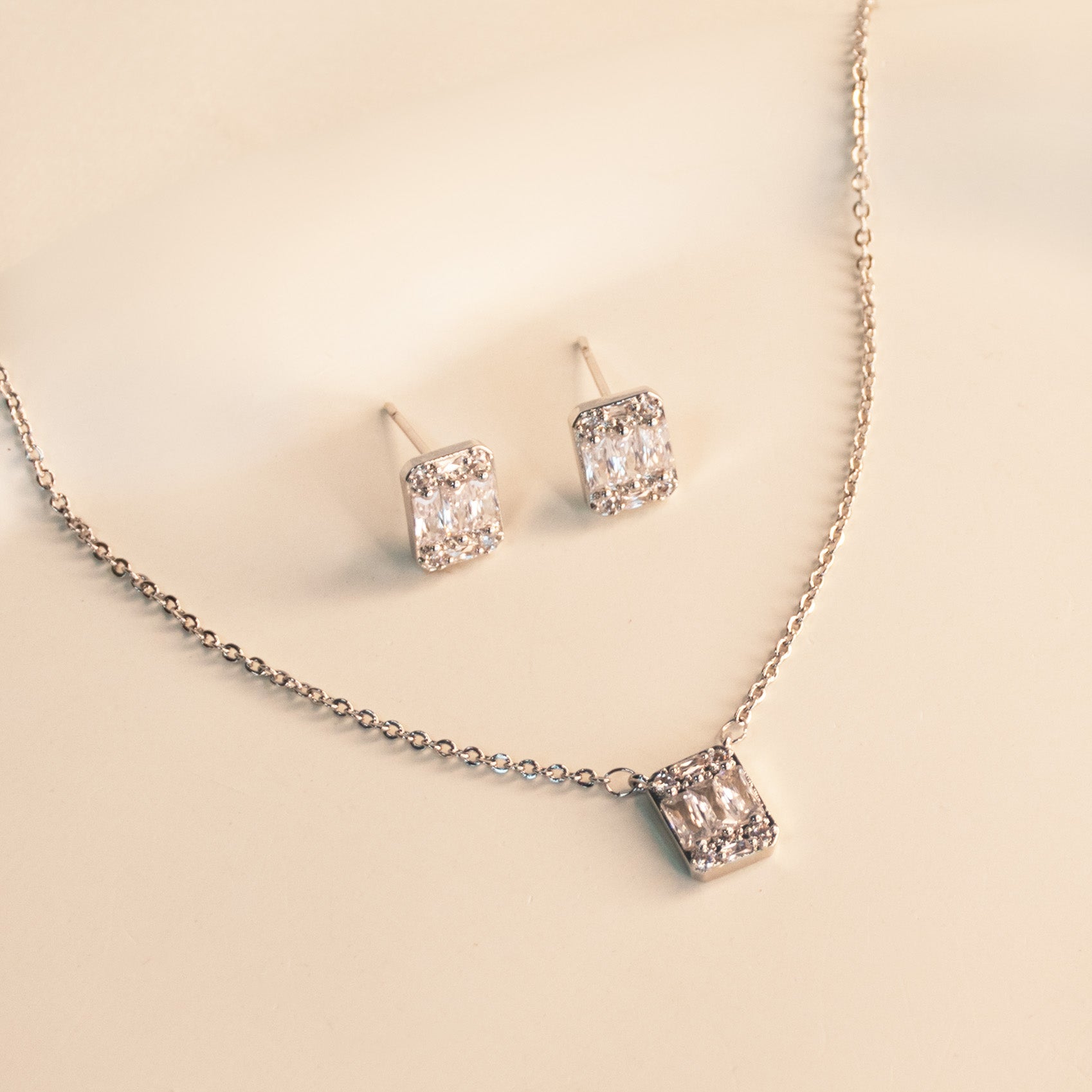 Crystal Studded Rectangular Necklace Gift Set