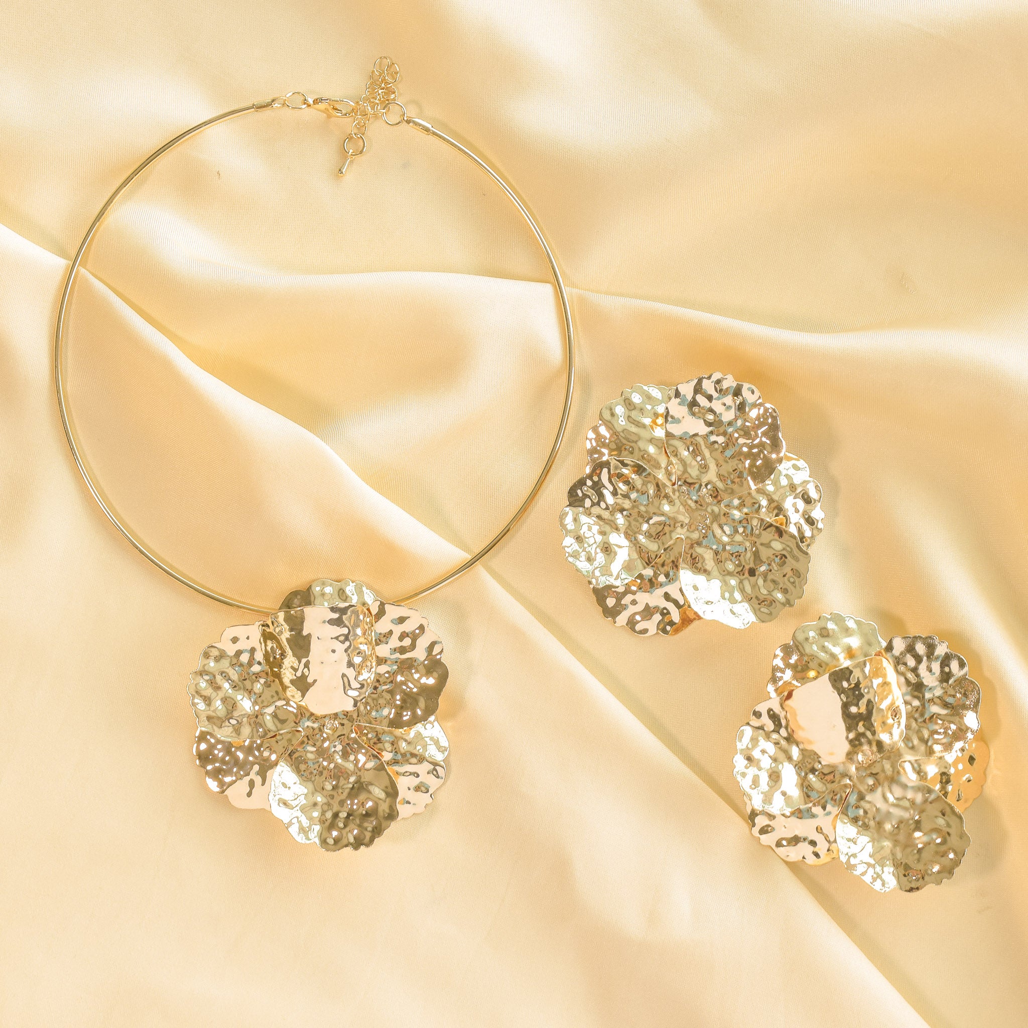 Classic Celestine Bloom Necklace set
