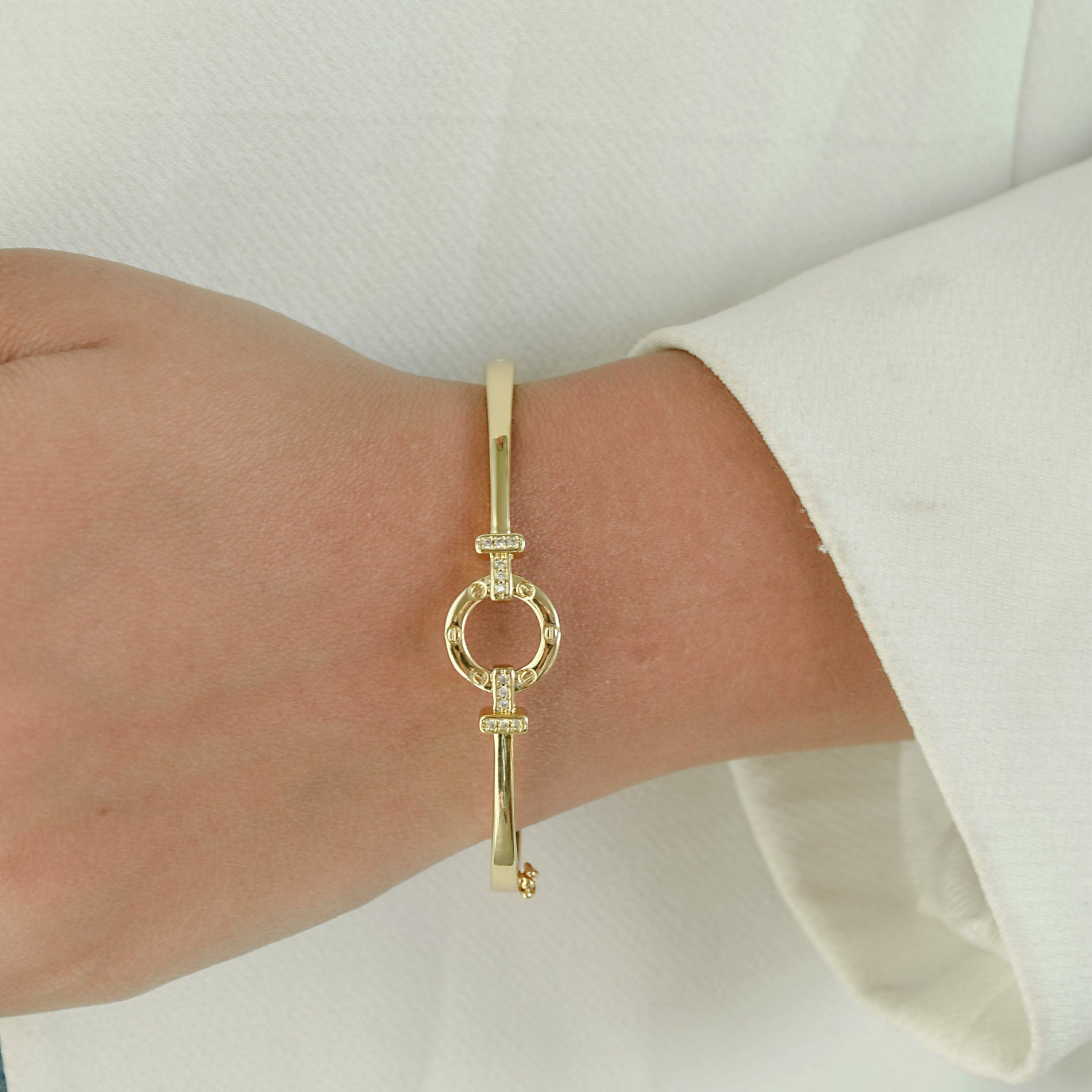 Classic Round Dainty Bangle