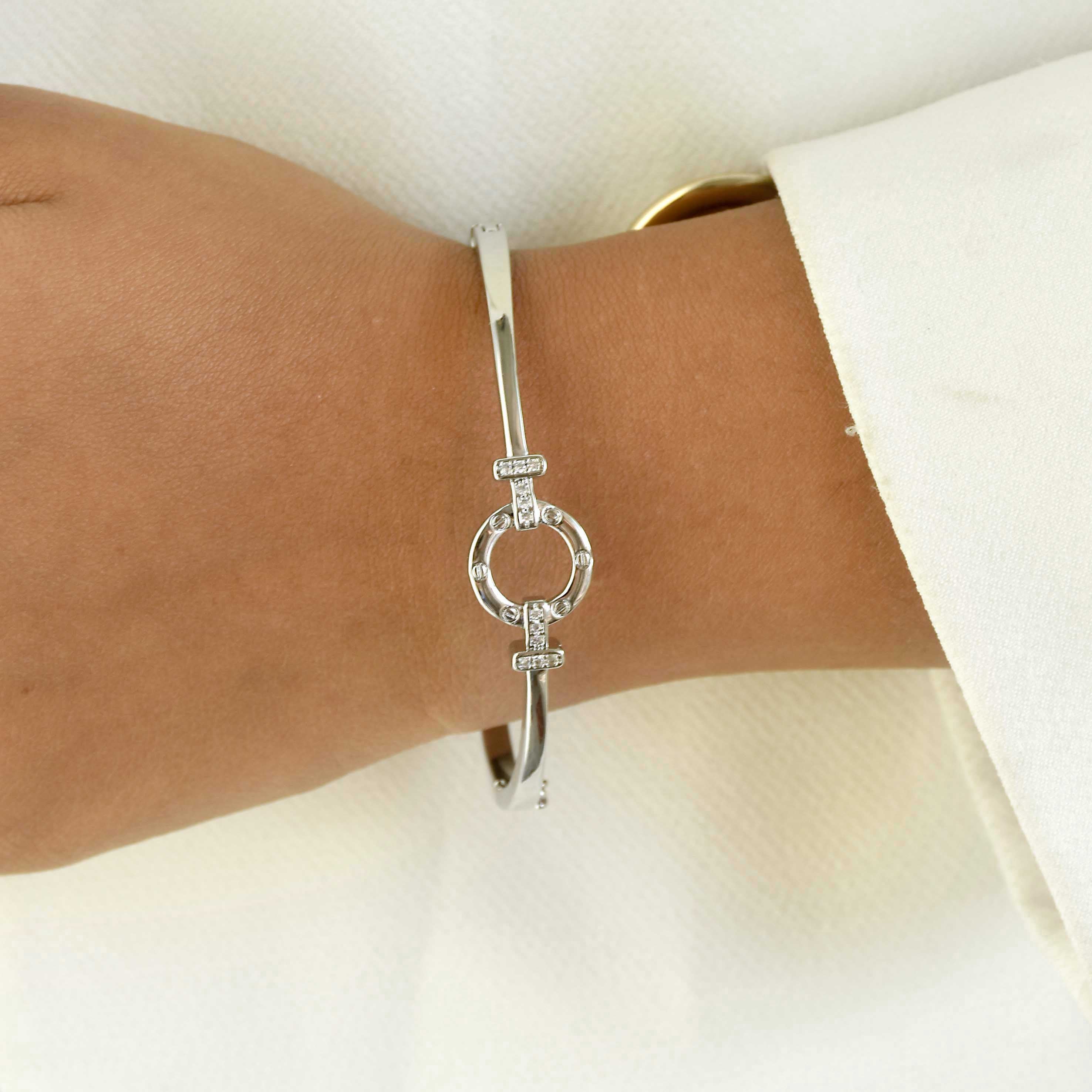 Classic Round Dainty Bangle