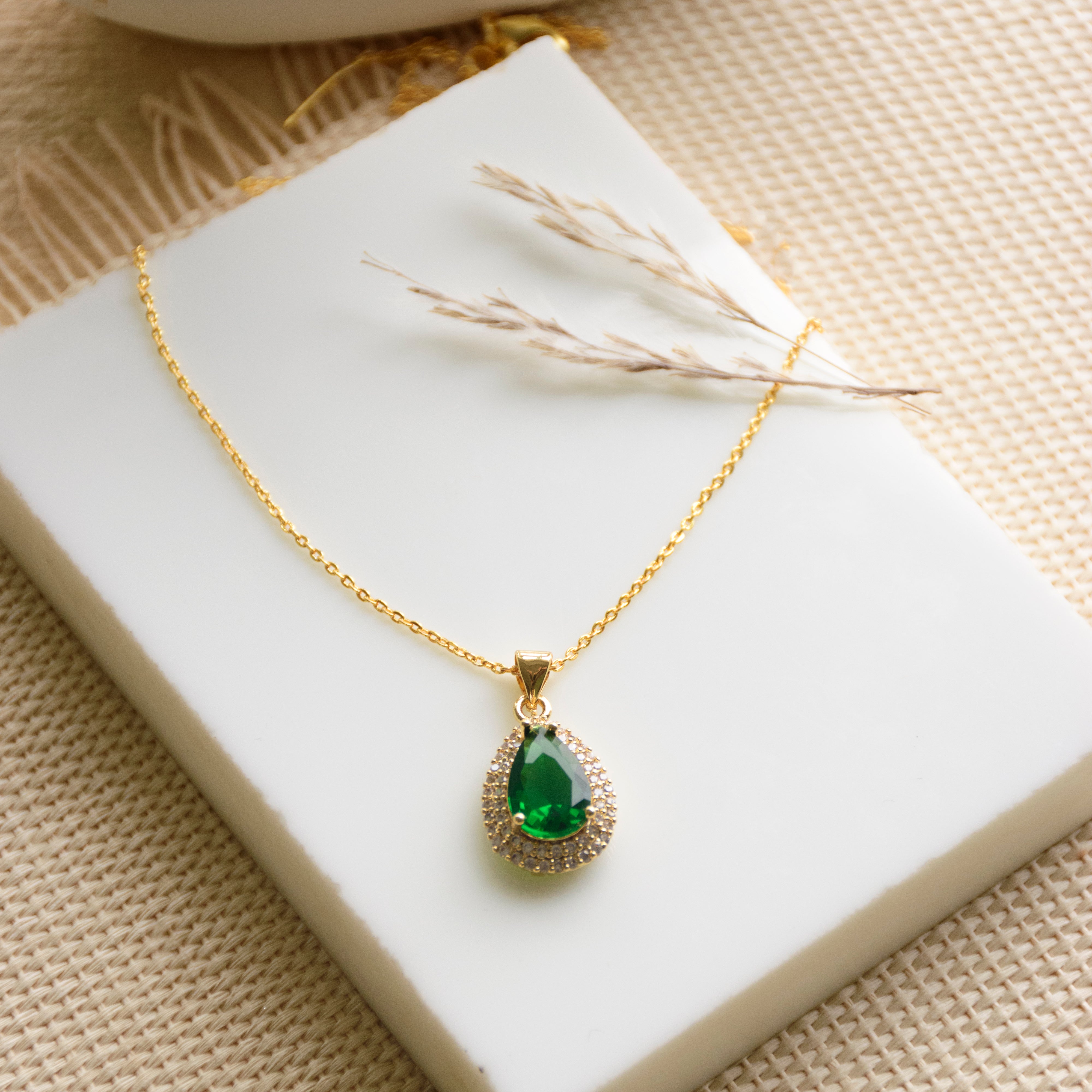 The Enigmatic Emerald Mix Necklace