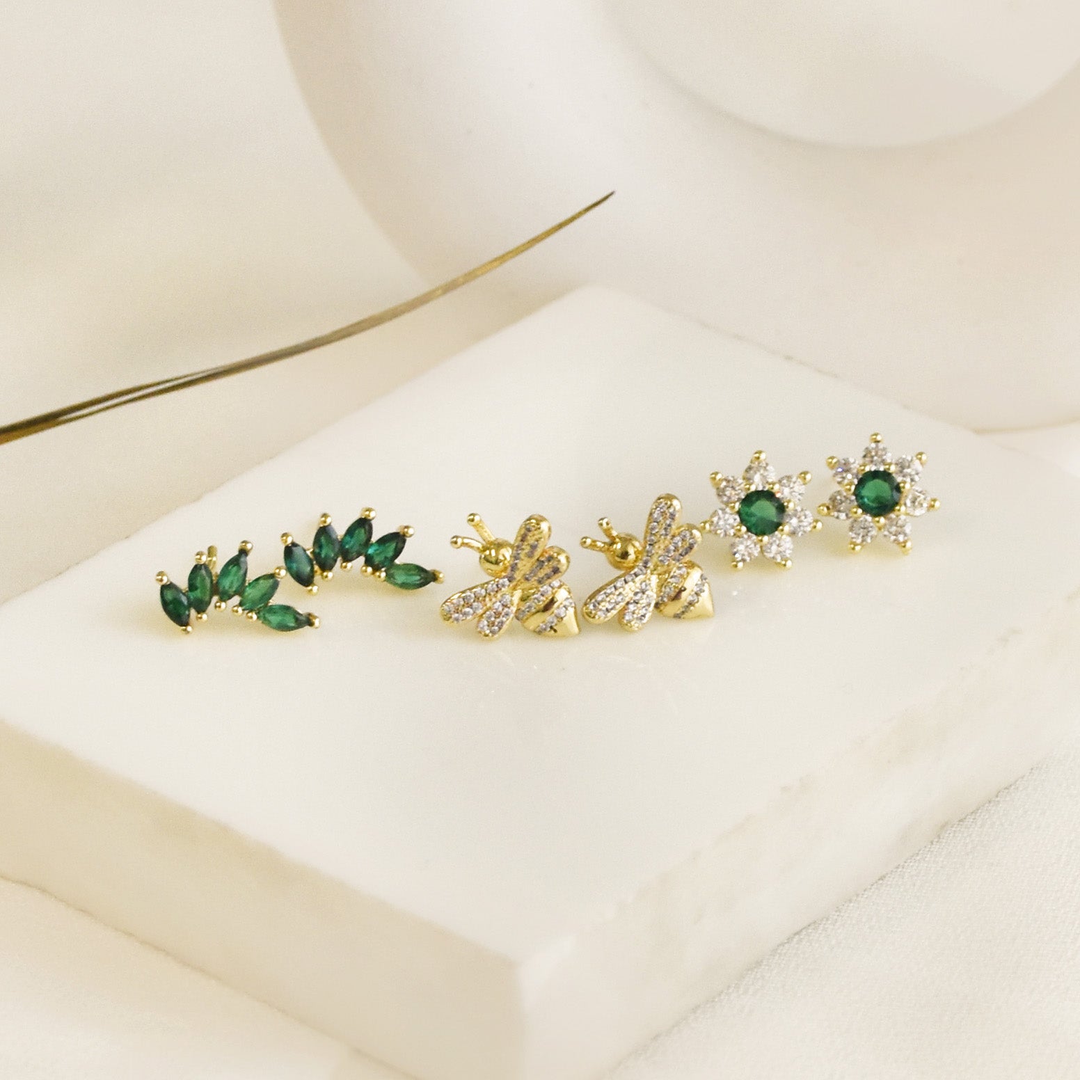 Sparkling Emerald Earrings Set