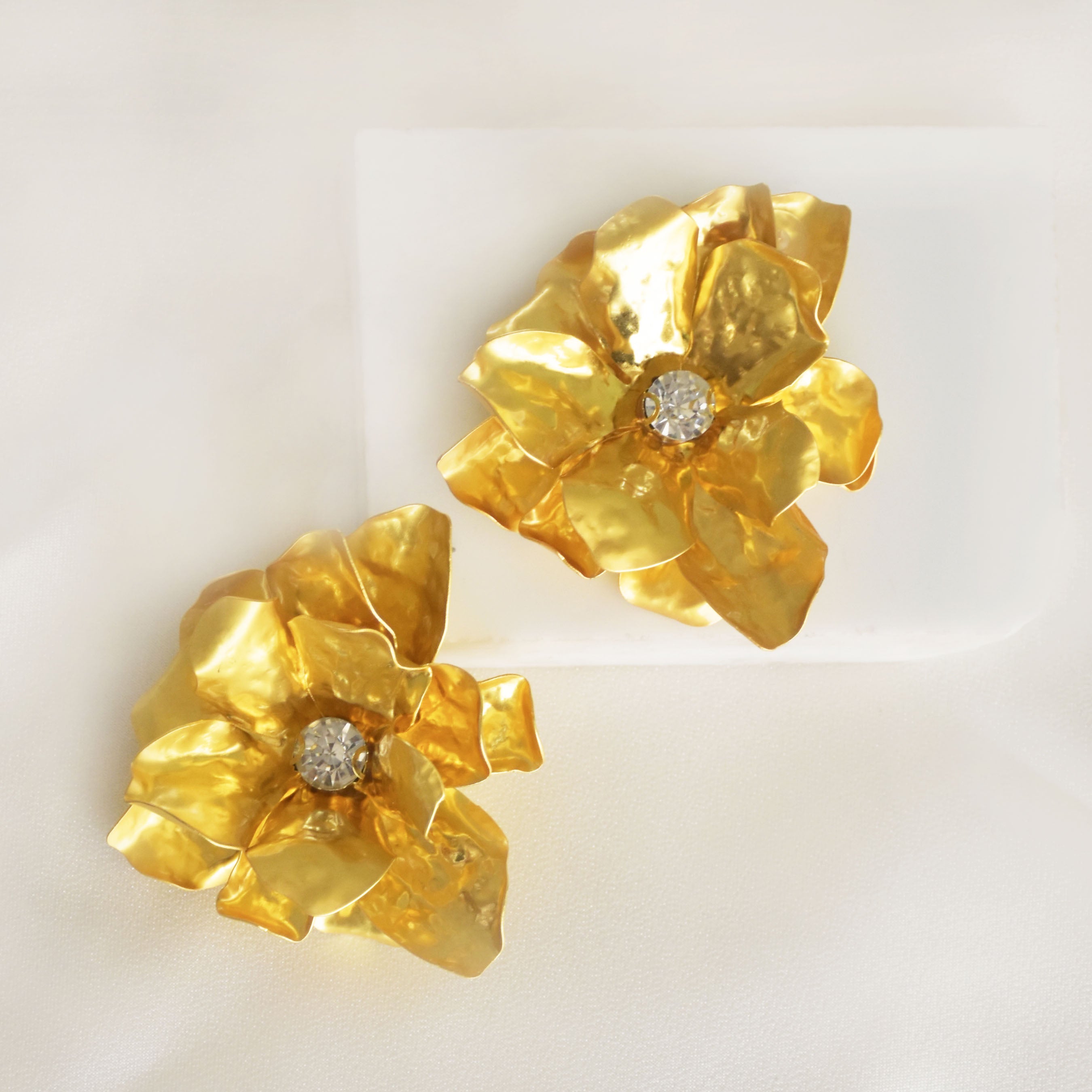 Chunky Metallic Flower Earring