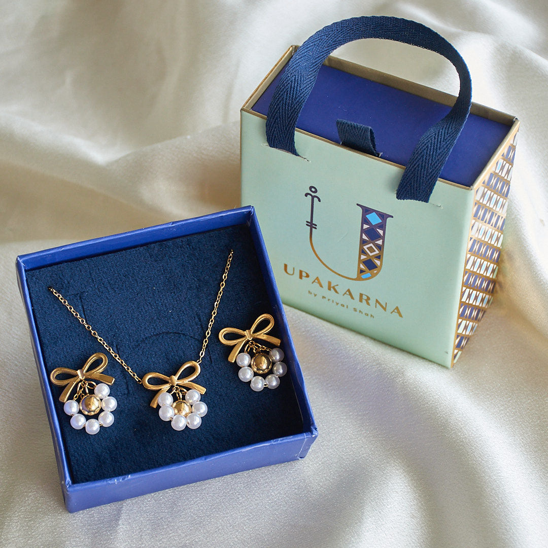 Pearl Bow Charm Necklace  Gift Set