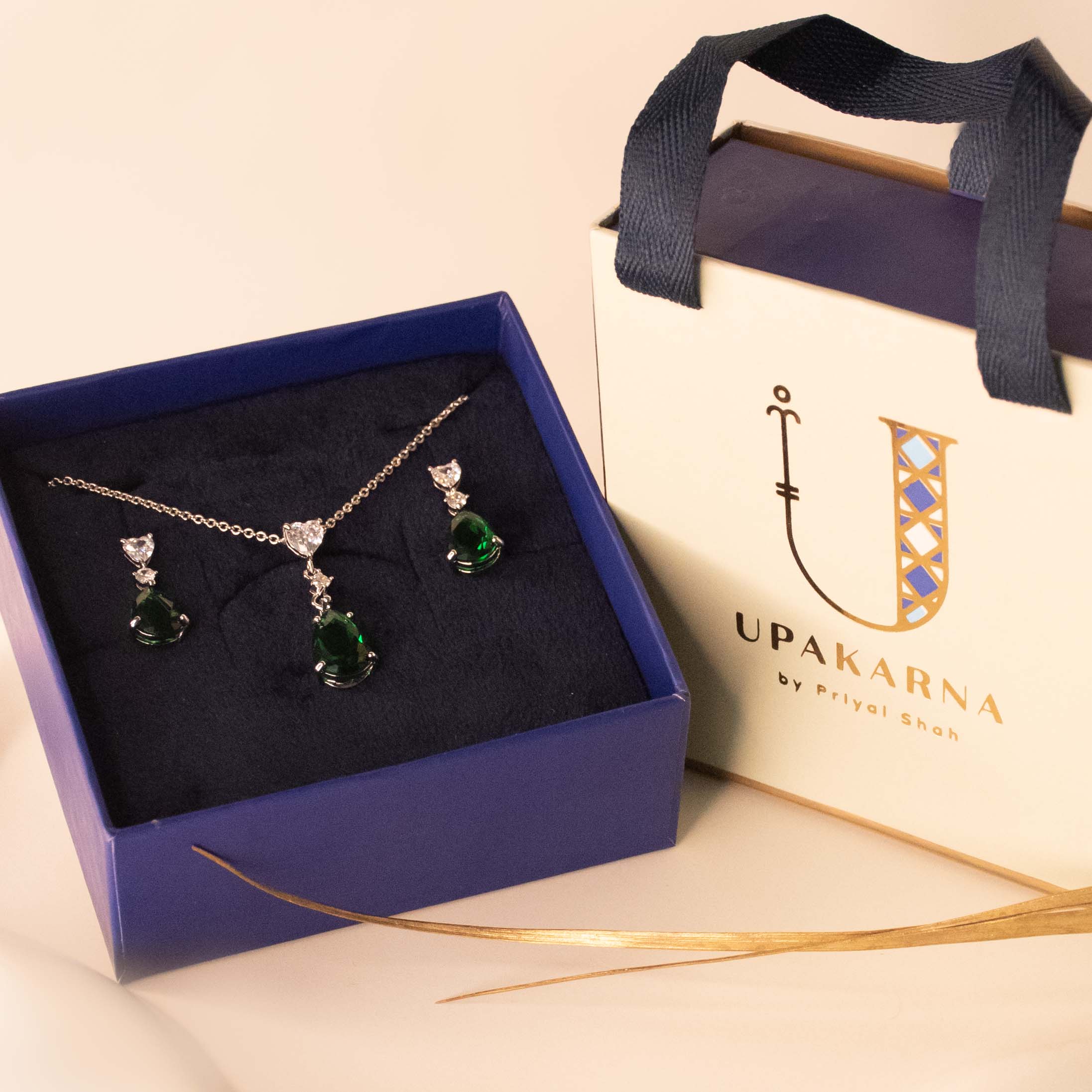 Emerald Pear Necklace Gift Set