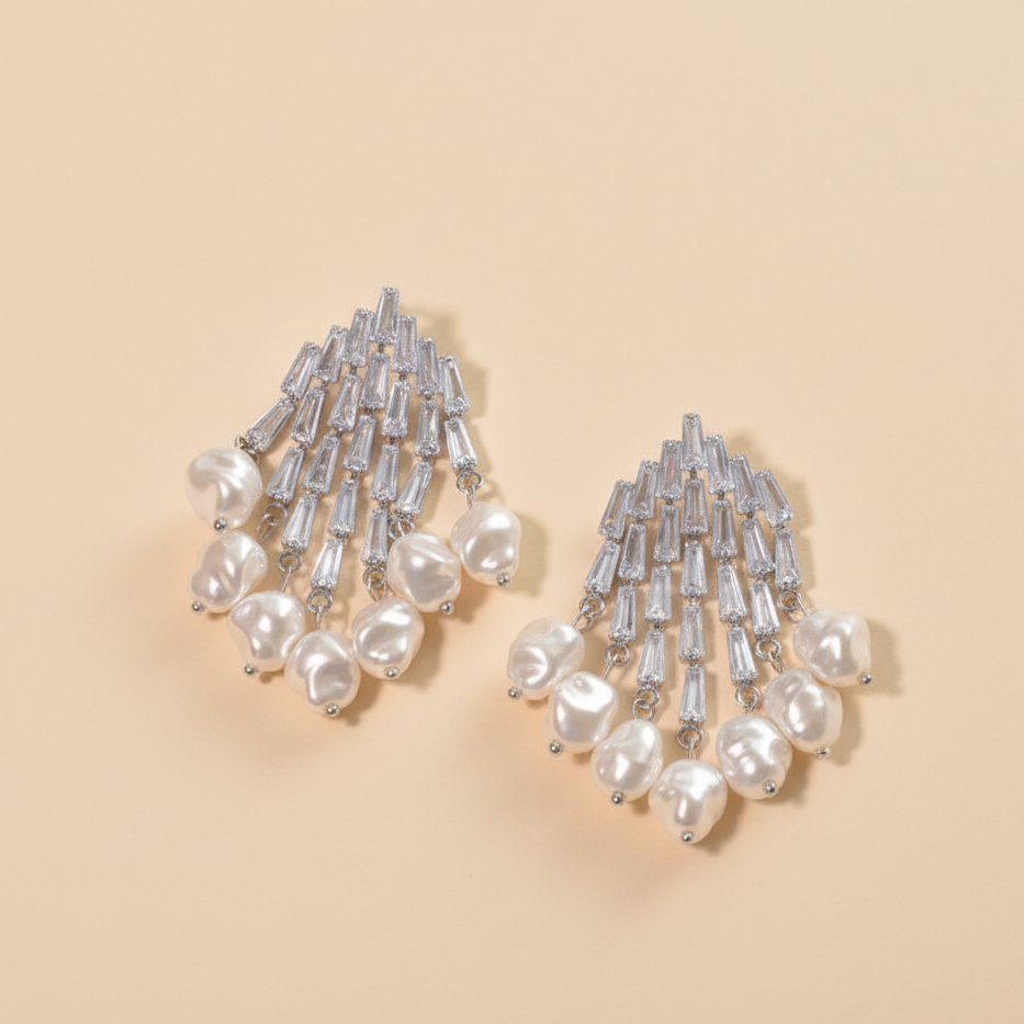 Diamondfall Pearl Earring