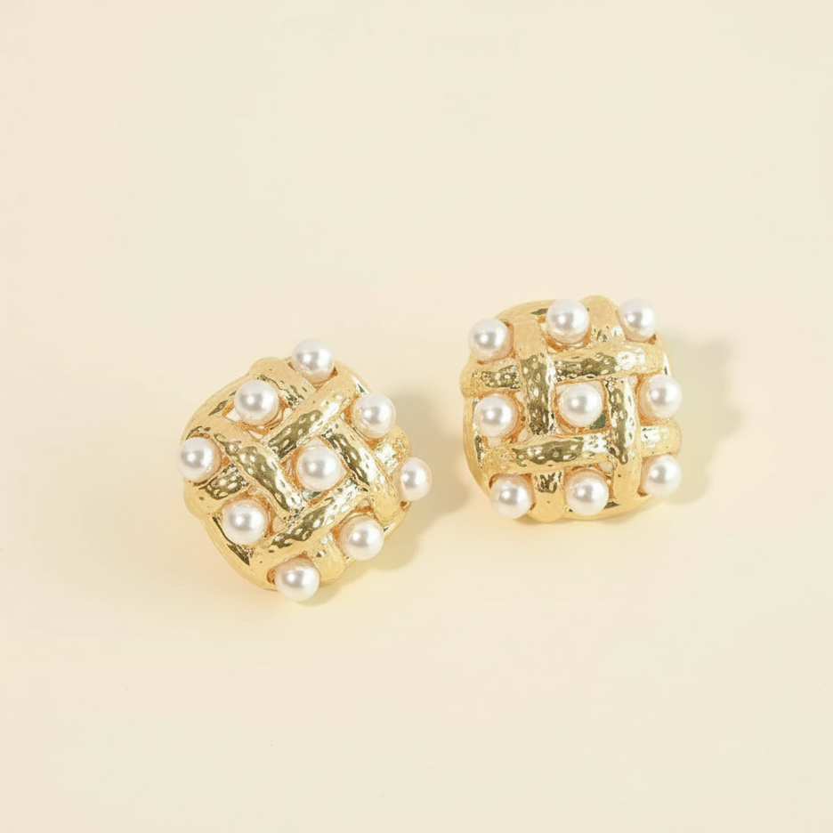 Interwoven Pearl Earring