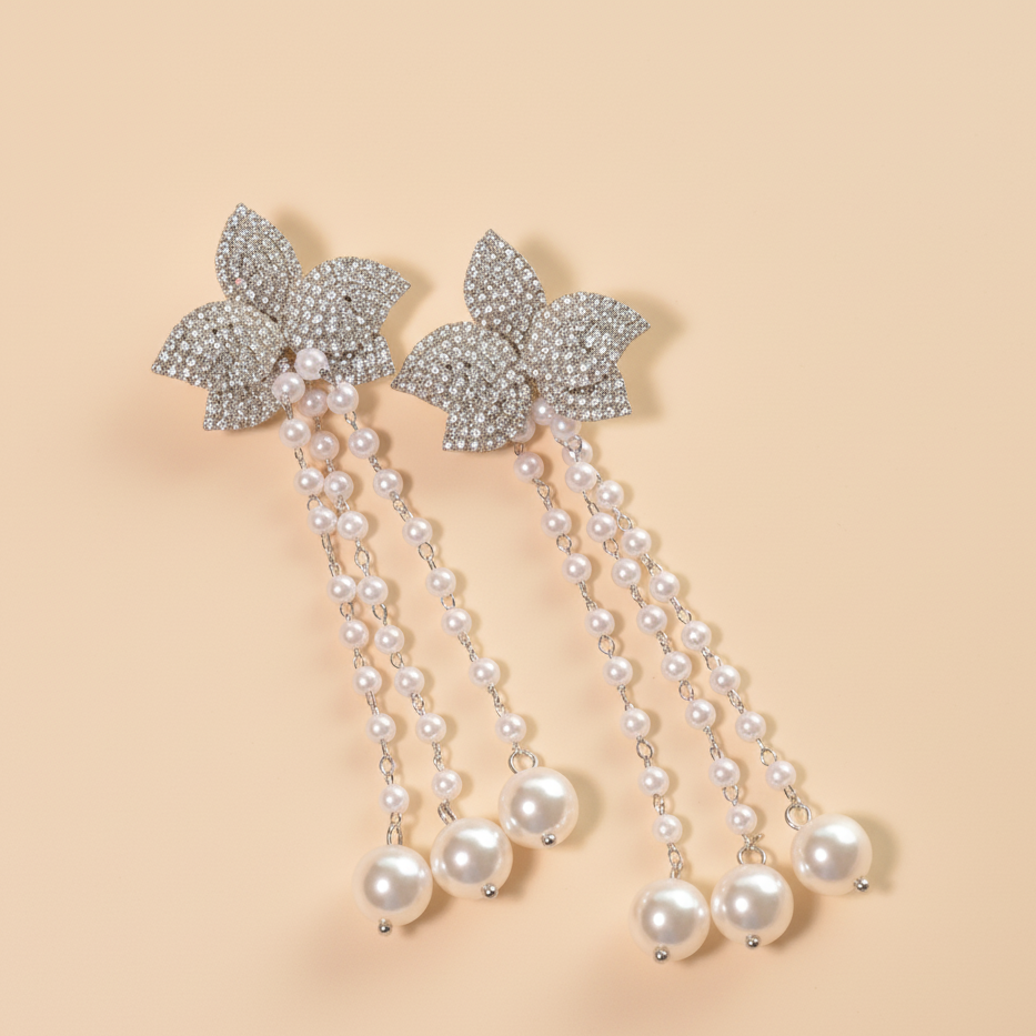 Bloomveil Pearl Earrings