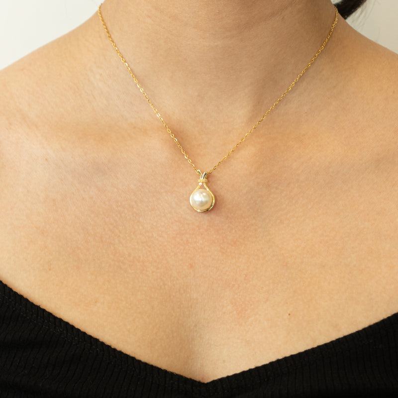 Pearl Tulip Necklace