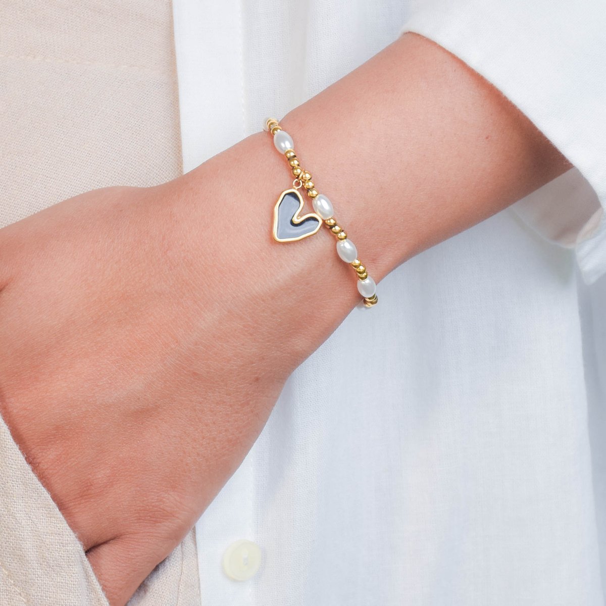 Black Pearl Heart Bracelet - Upakarnaproduct_type