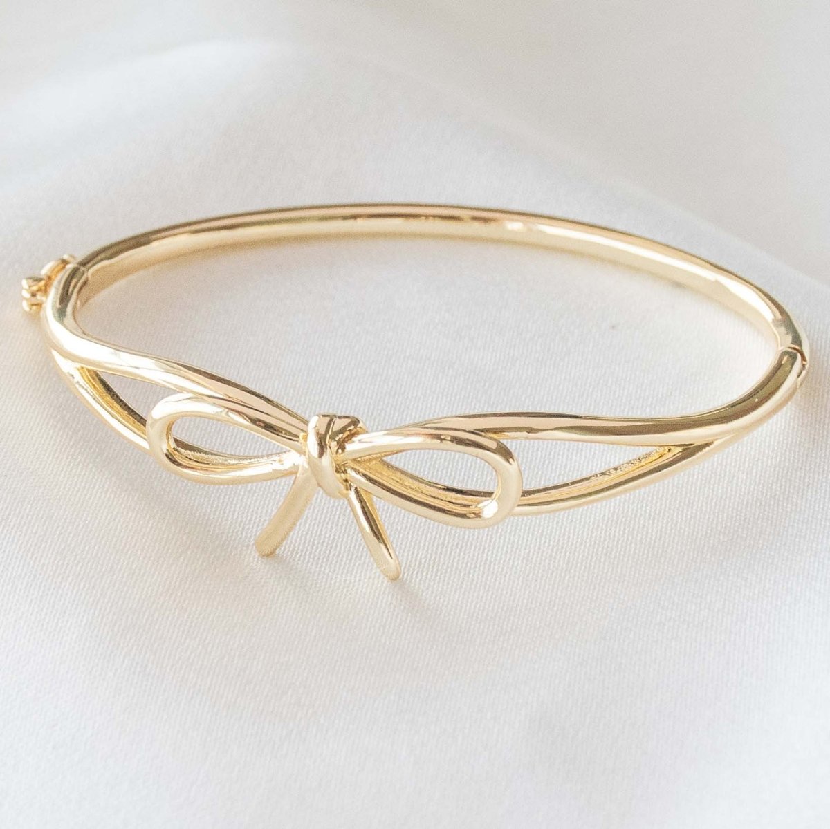 Bow Knot Bangle - Upakarnaproduct_type
