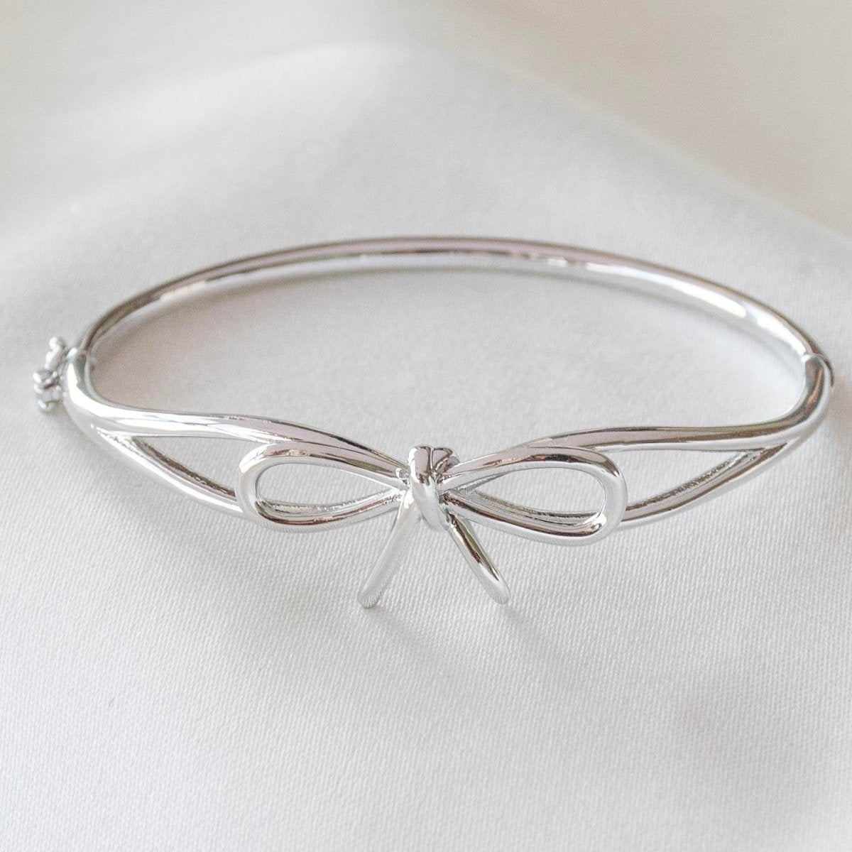 Bow Knot Bangle - Upakarnaproduct_type