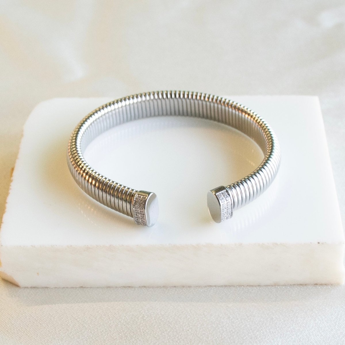 Chunky Stackable Bangle - Upakarnaproduct_type