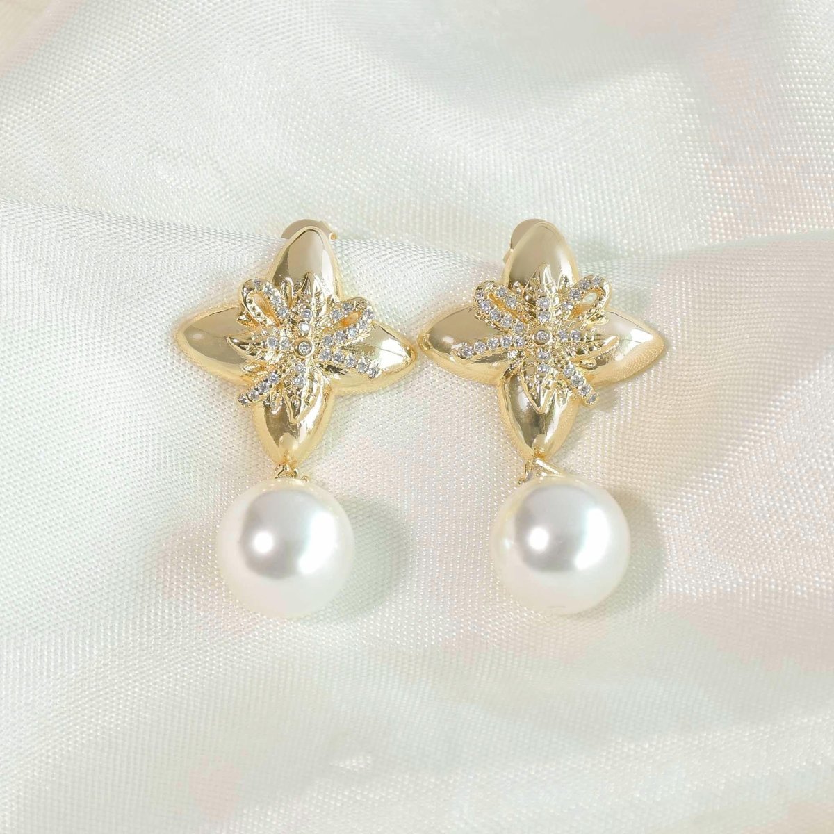 Classic Pearl Blossom Earring - Upakarnaproduct_type