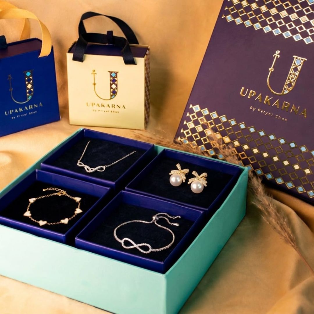 Pearl Bow Gift Box