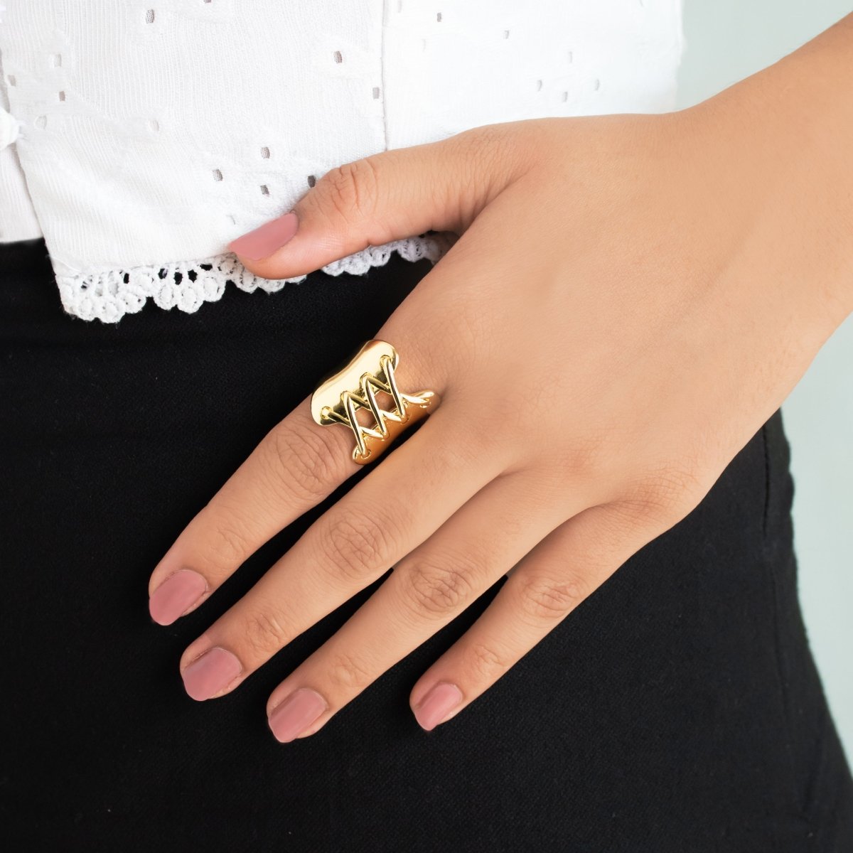 Criss Cross Thick Ring - Upakarnaproduct_type