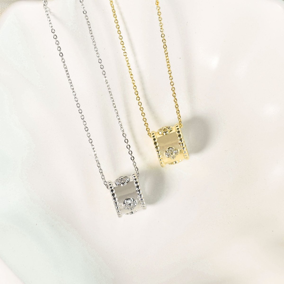 Crystal Cubic Necklace - Upakarnaproduct_type