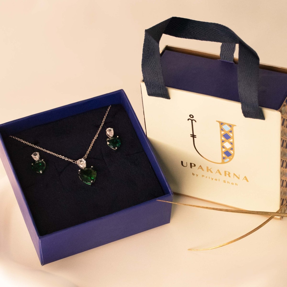 Crystal Heart Necklace Gift Set - Upakarnaproduct_type
