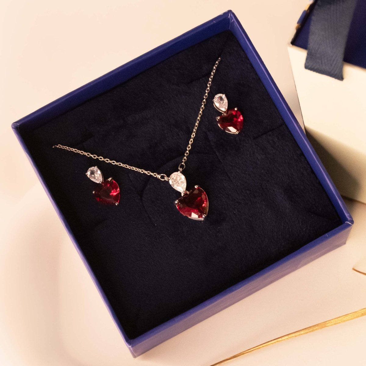 Crystal Heart Necklace Gift Set - Upakarnaproduct_type