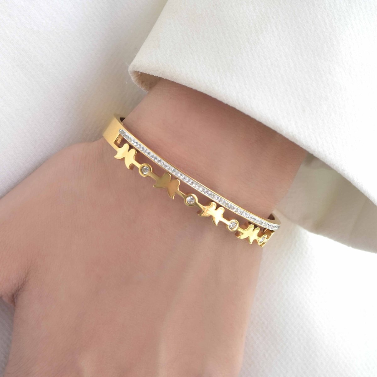 Delicate Butterfly Bangle - Upakarnaproduct_type