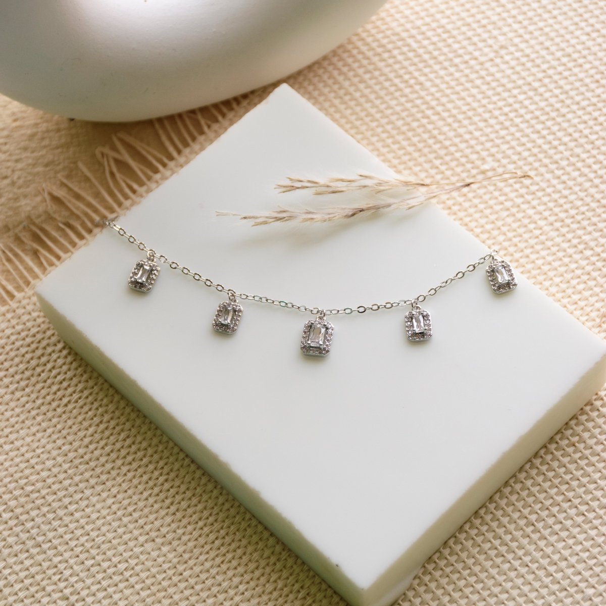 Delicate Rectangular Sleek Choker - Upakarnaproduct_type