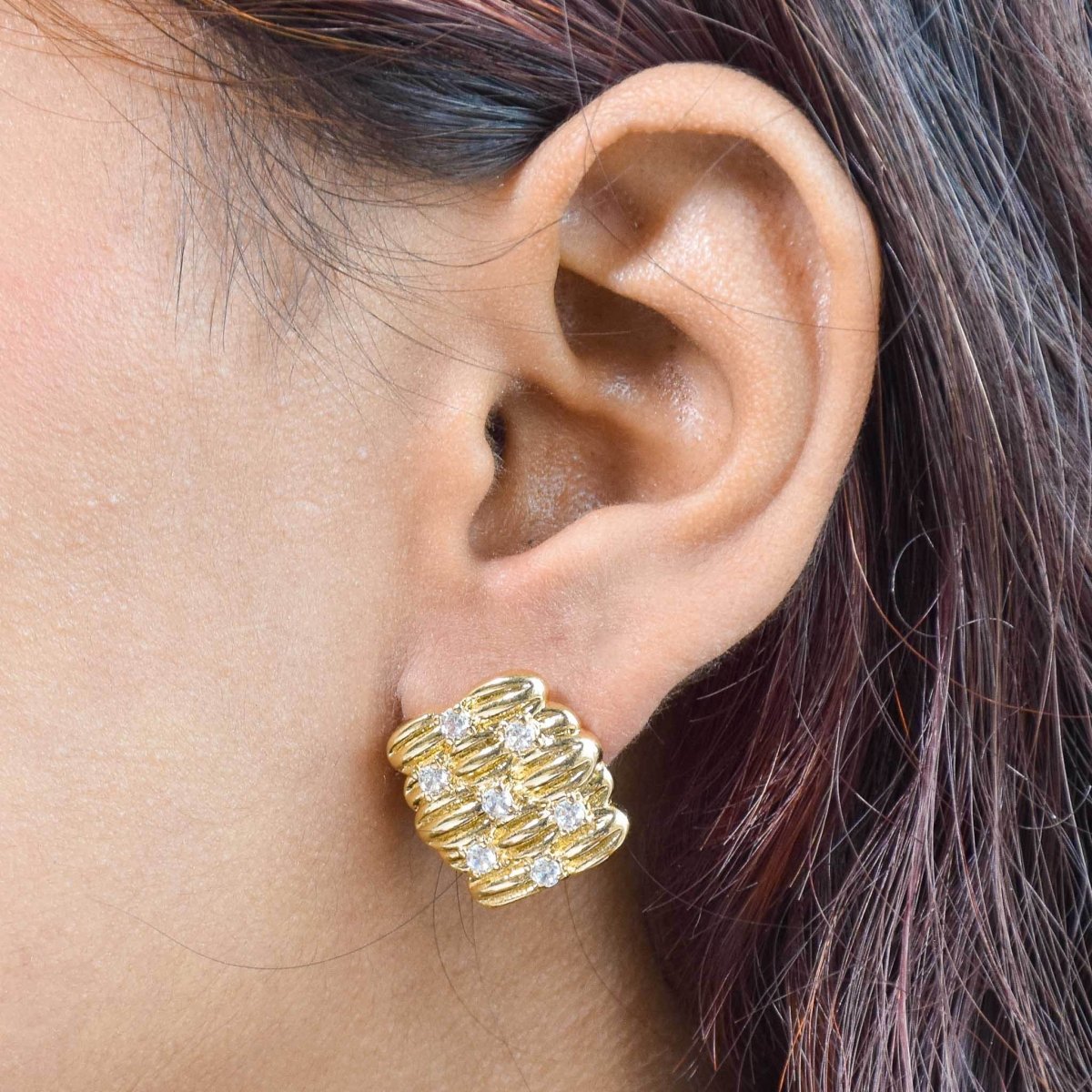 Diamond Dust Square Earring - Upakarnaproduct_type
