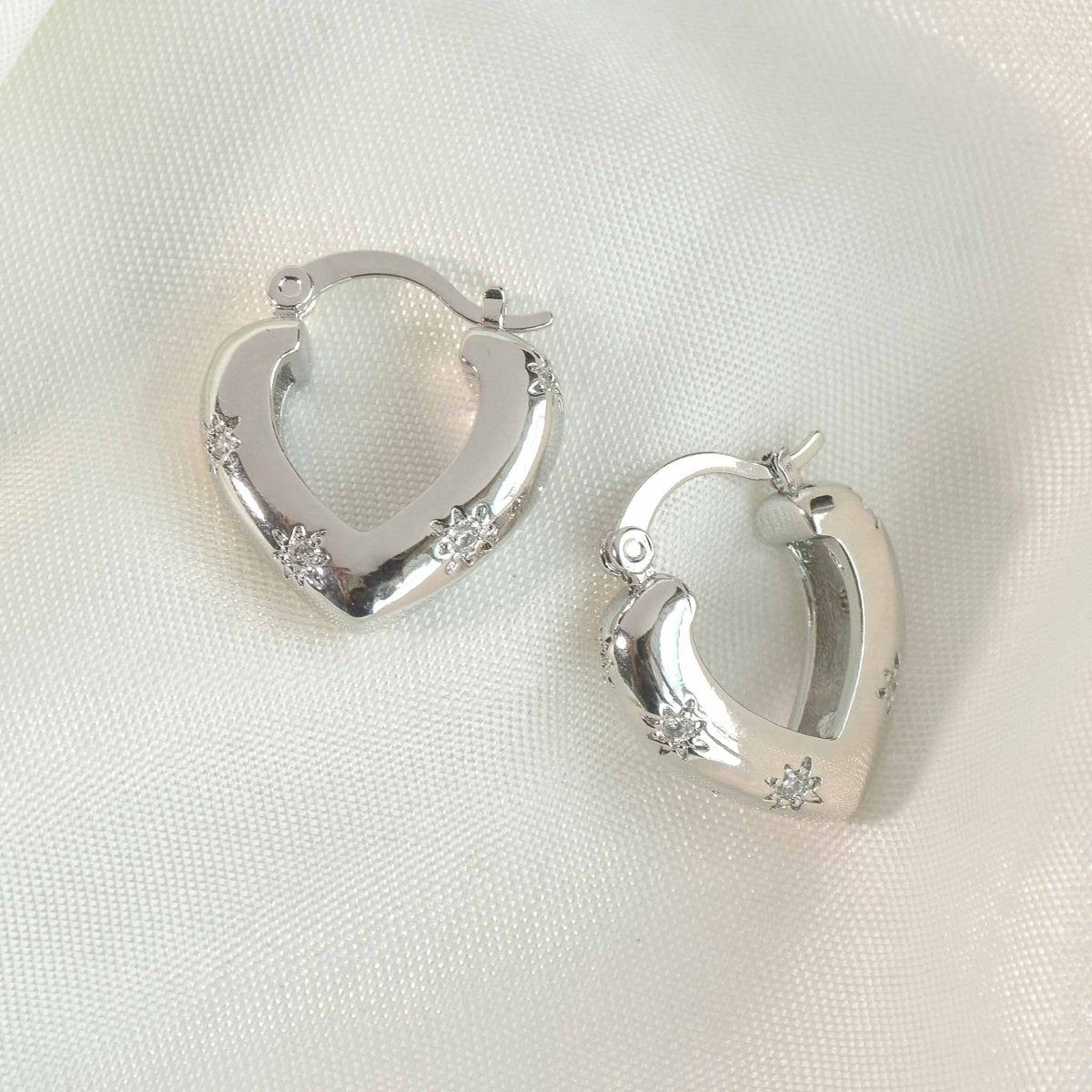 Enchanted Heart Hoop - Upakarnaproduct_type