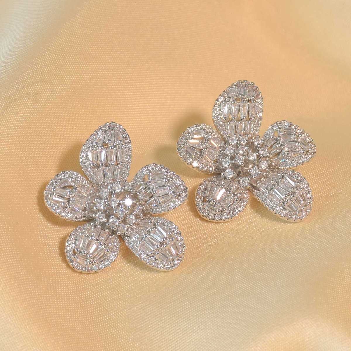 Eternal Diamond Bloom Earrings - Upakarnaproduct_type