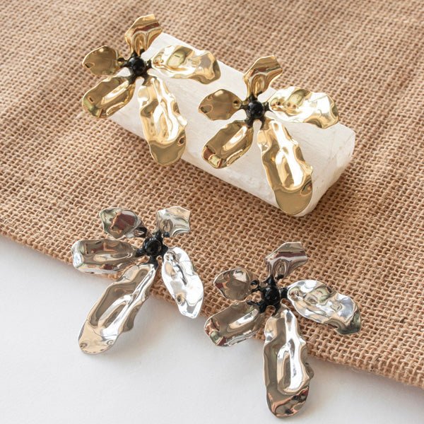 Flower Black Gaze Earrings - Upakarnaproduct_type