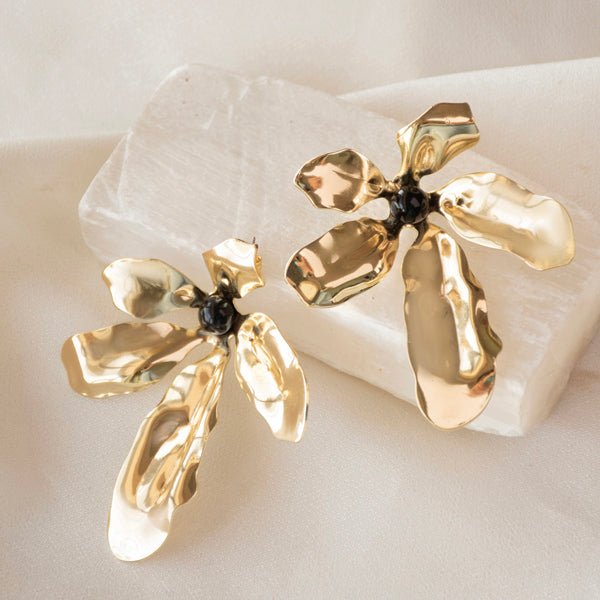 Flower Black Gaze Earrings - Upakarnaproduct_type