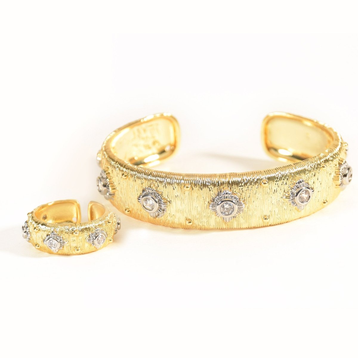 Gilded Texture Cuff Bangle & Ring Set - Upakarnaproduct_type