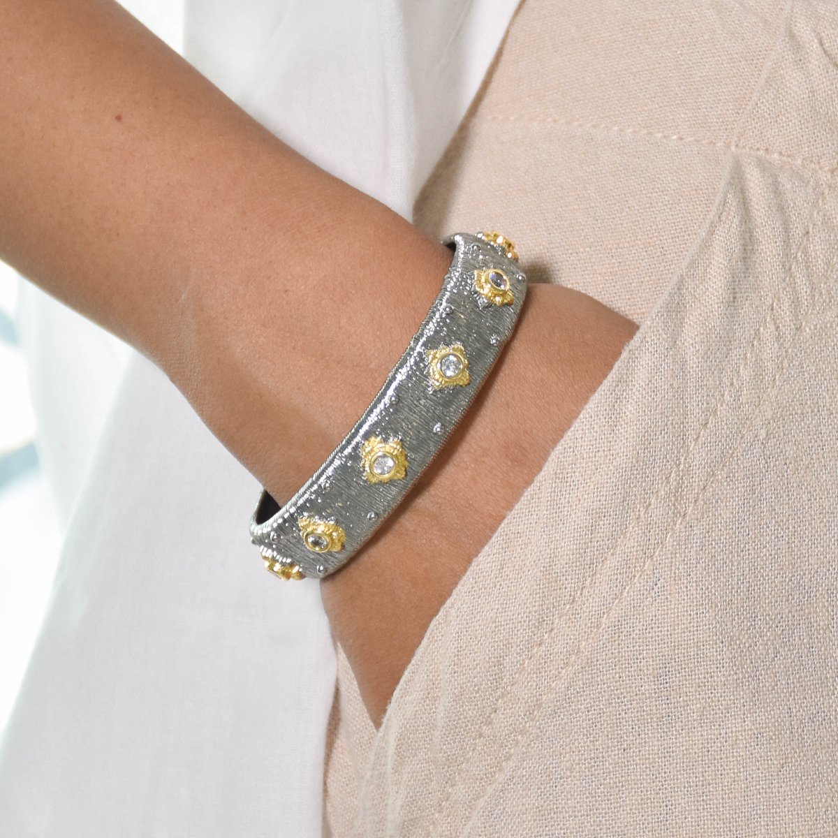 Gilded Texture Cuff Bangle & Ring Set - Upakarnaproduct_type