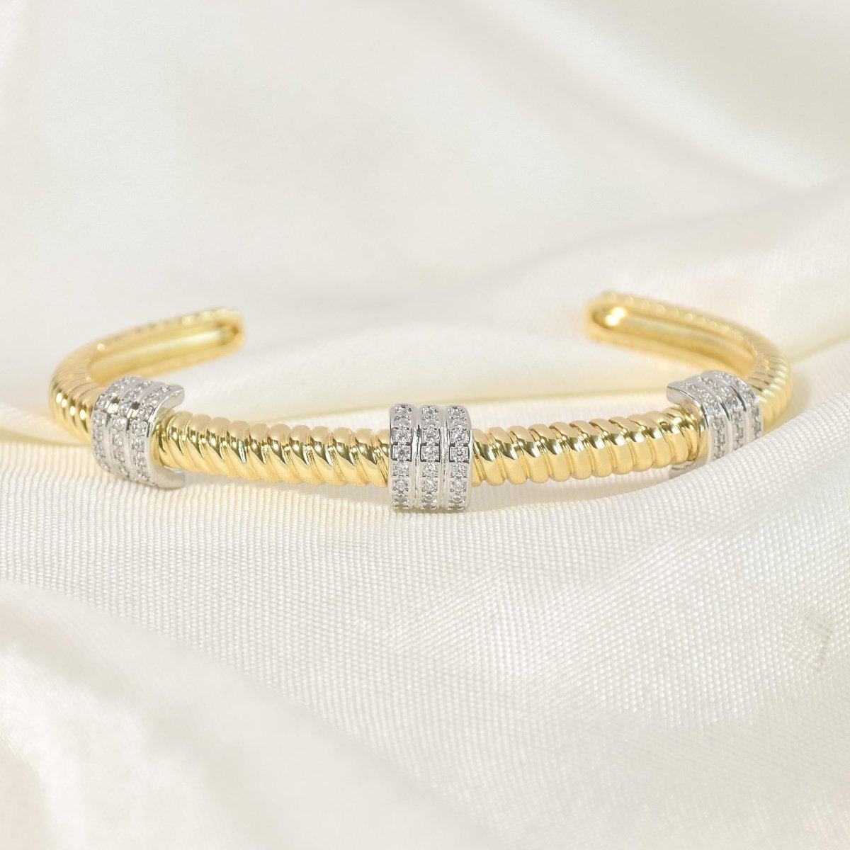 Gilded Twisted Bangle & Ring Set - Upakarnaproduct_type