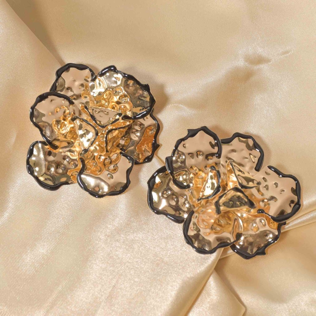 Golden Bloom Necklace Set - Upakarnaproduct_type
