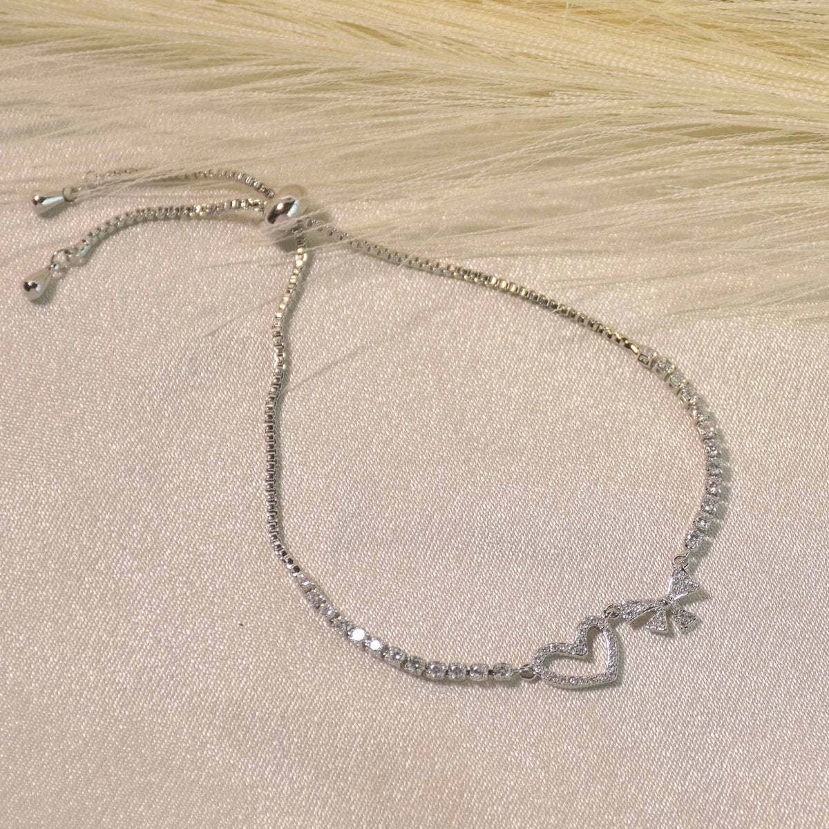 Heart Bow Bracelet - Upakarnaproduct_type