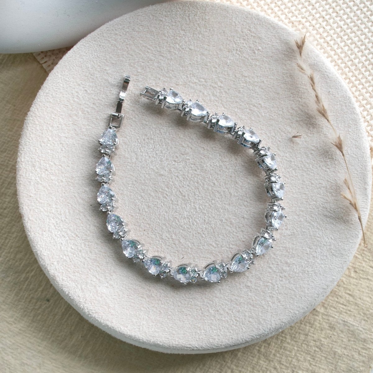 Heart Diamond Bracelet - Upakarnaproduct_type