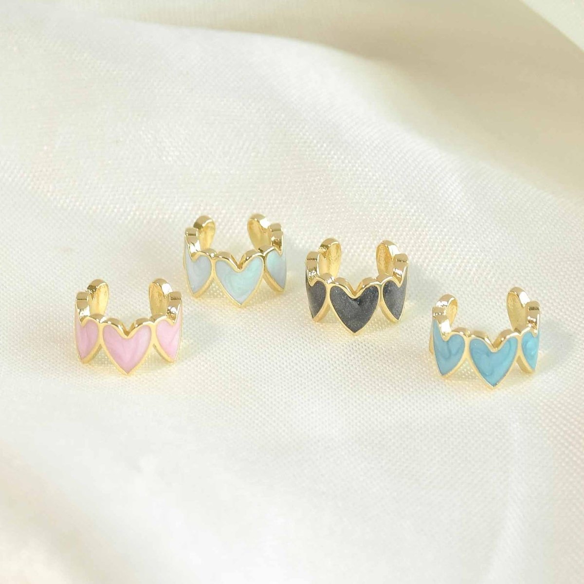Heartfelt Ear Cuff - Upakarnaproduct_type